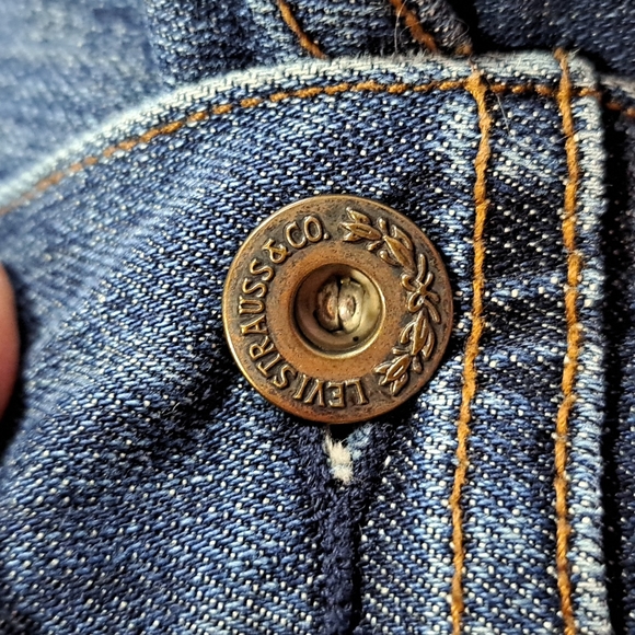 Levi's - Picture 10 of 16